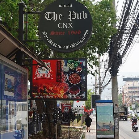 The Pub Guesthouse Chiang Mai Bagian luar foto
