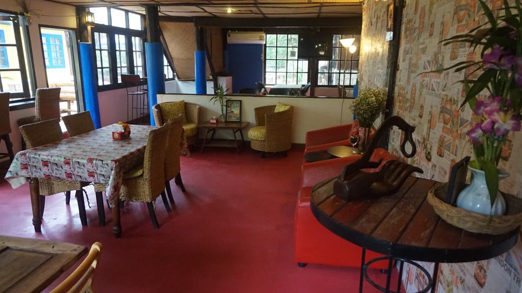 The Pub Guesthouse Chiang Mai Bagian luar foto